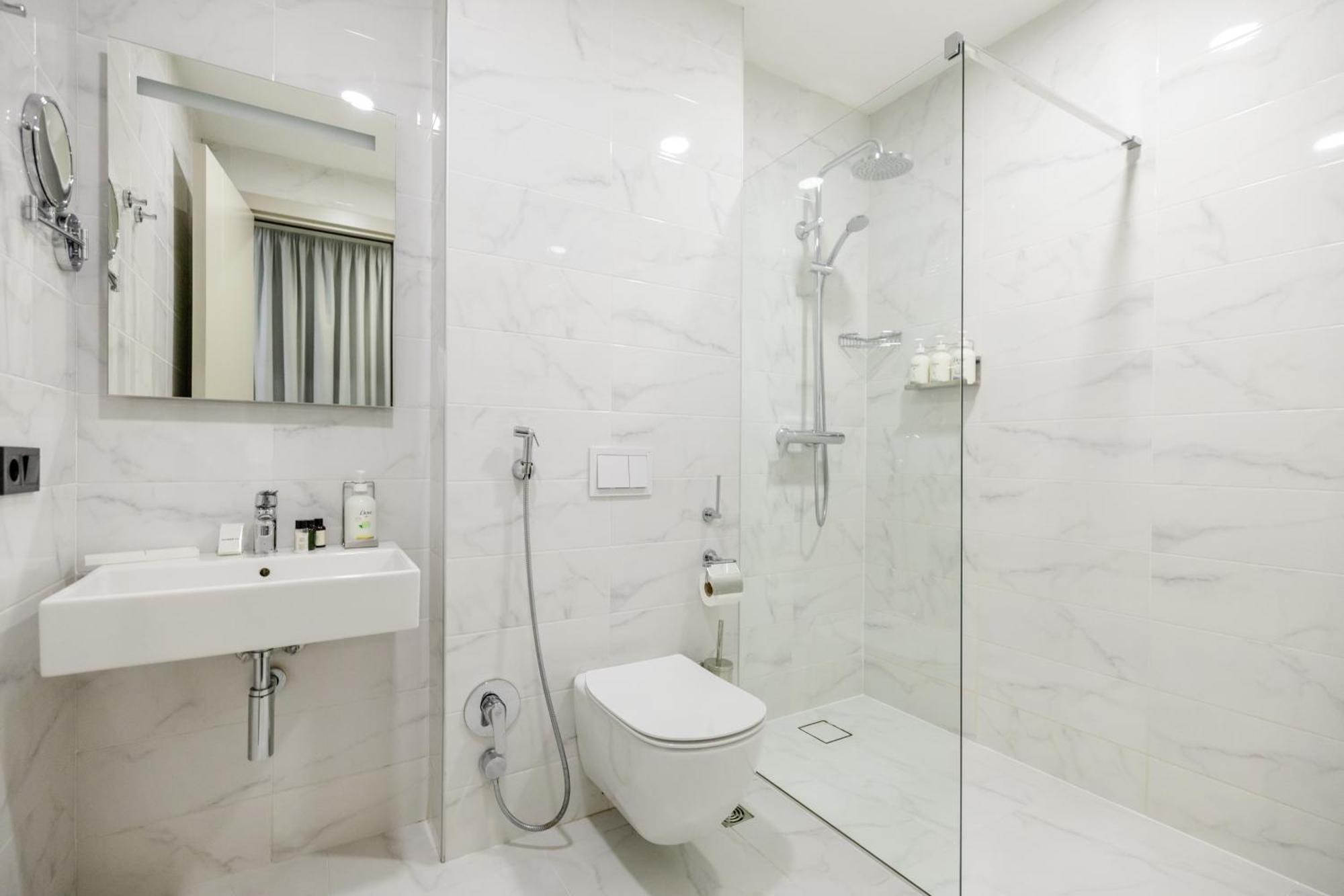 Отель Brosse Garden 4*