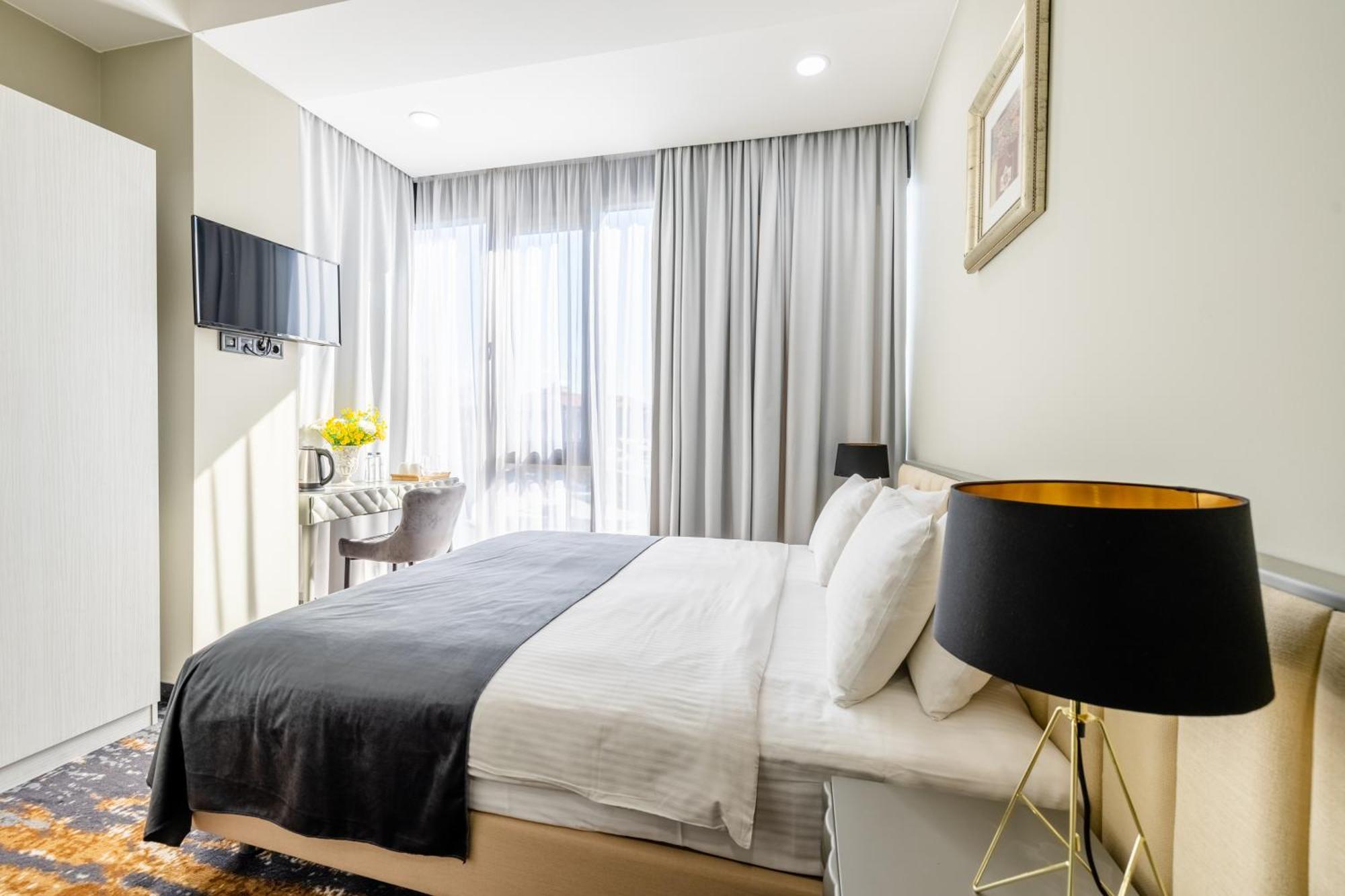 Brosse Garden 4* Тбилиси
