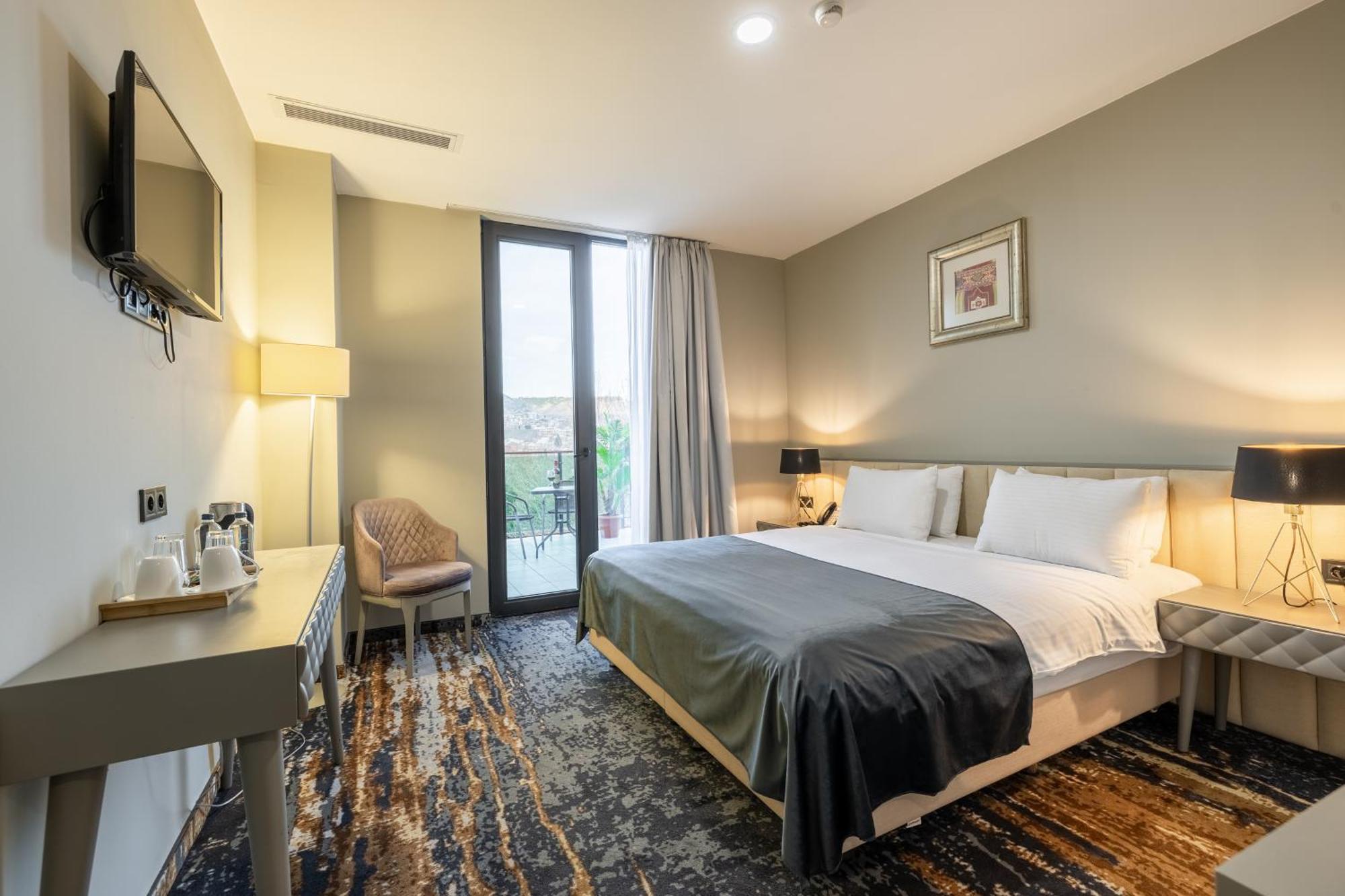 Brosse Garden 4* Тбилиси