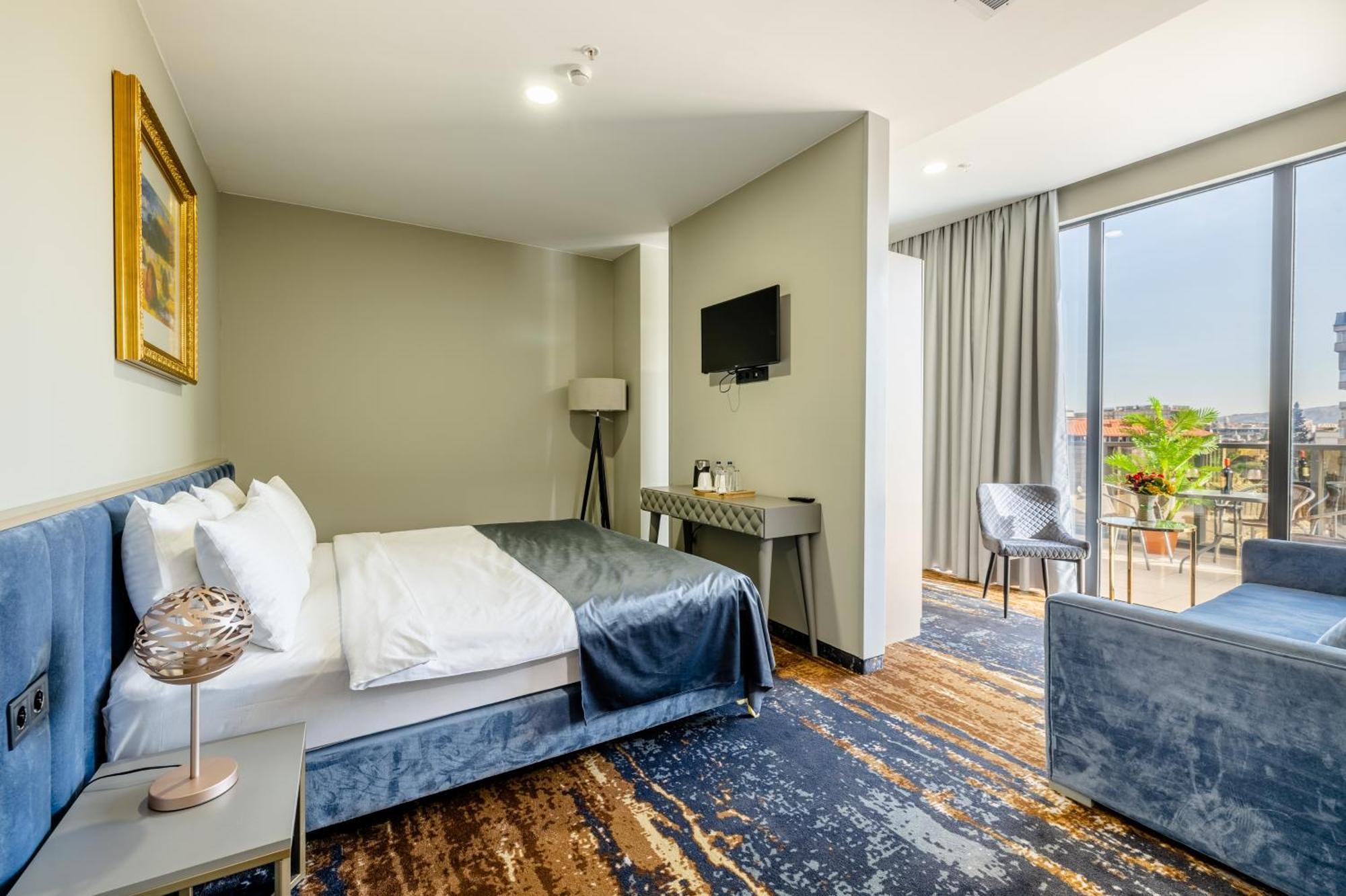 Отель Brosse Garden 4*