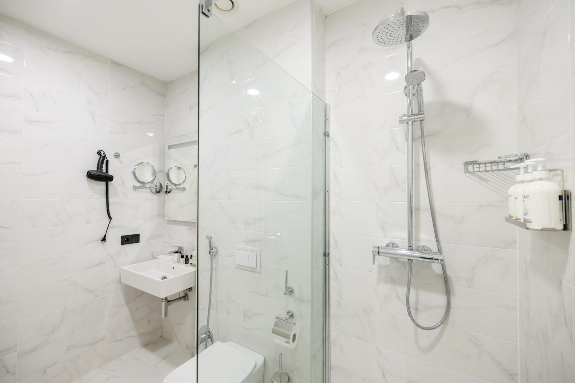 Brosse Garden Отель Тбилиси