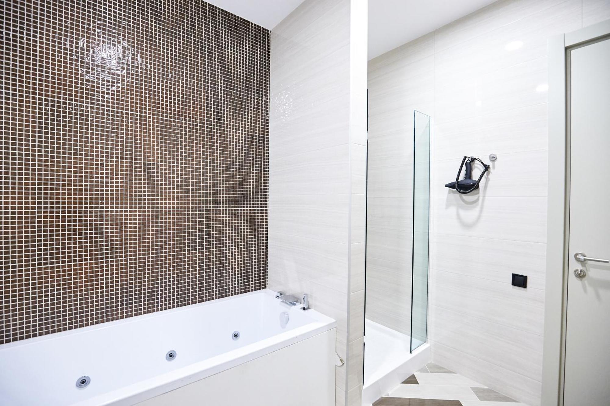 Brosse Garden 4*