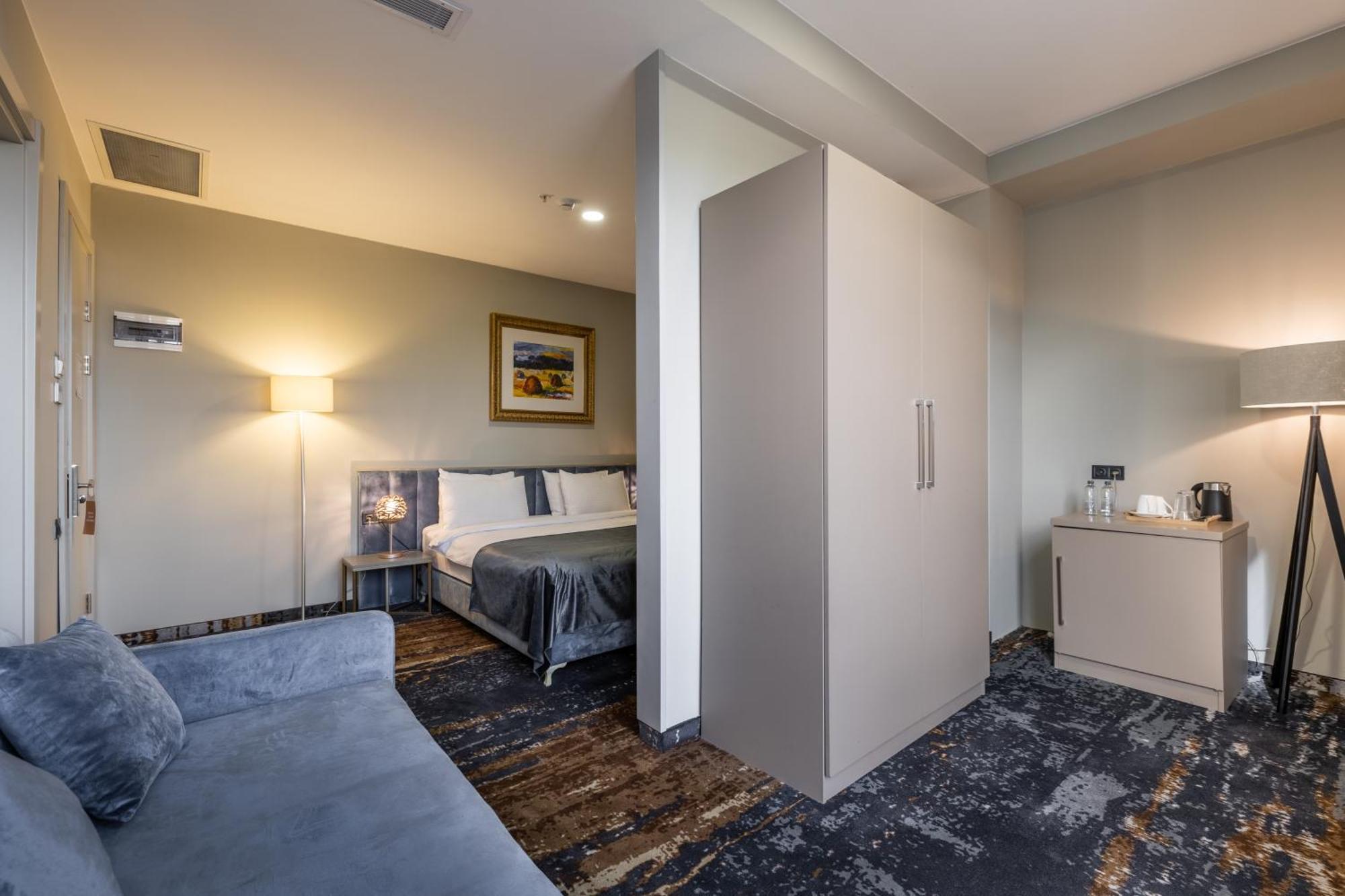 Brosse Garden 4*