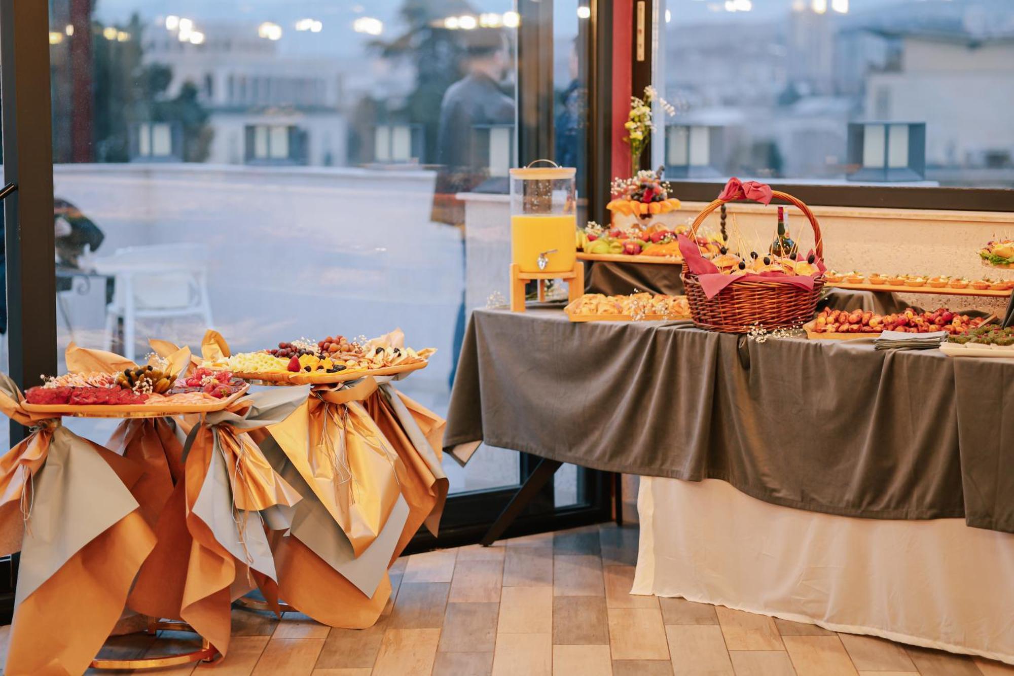 فندق Brosse Garden 4*